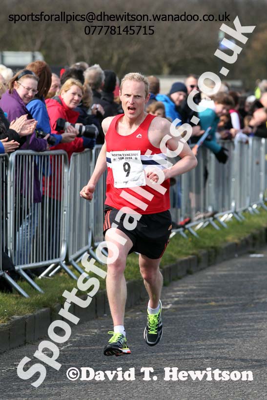Graeme Cook (NSP) 5th in the North Tyneside 10k Road Race. Photo: David T. Hewitson/Sports for All Pics
